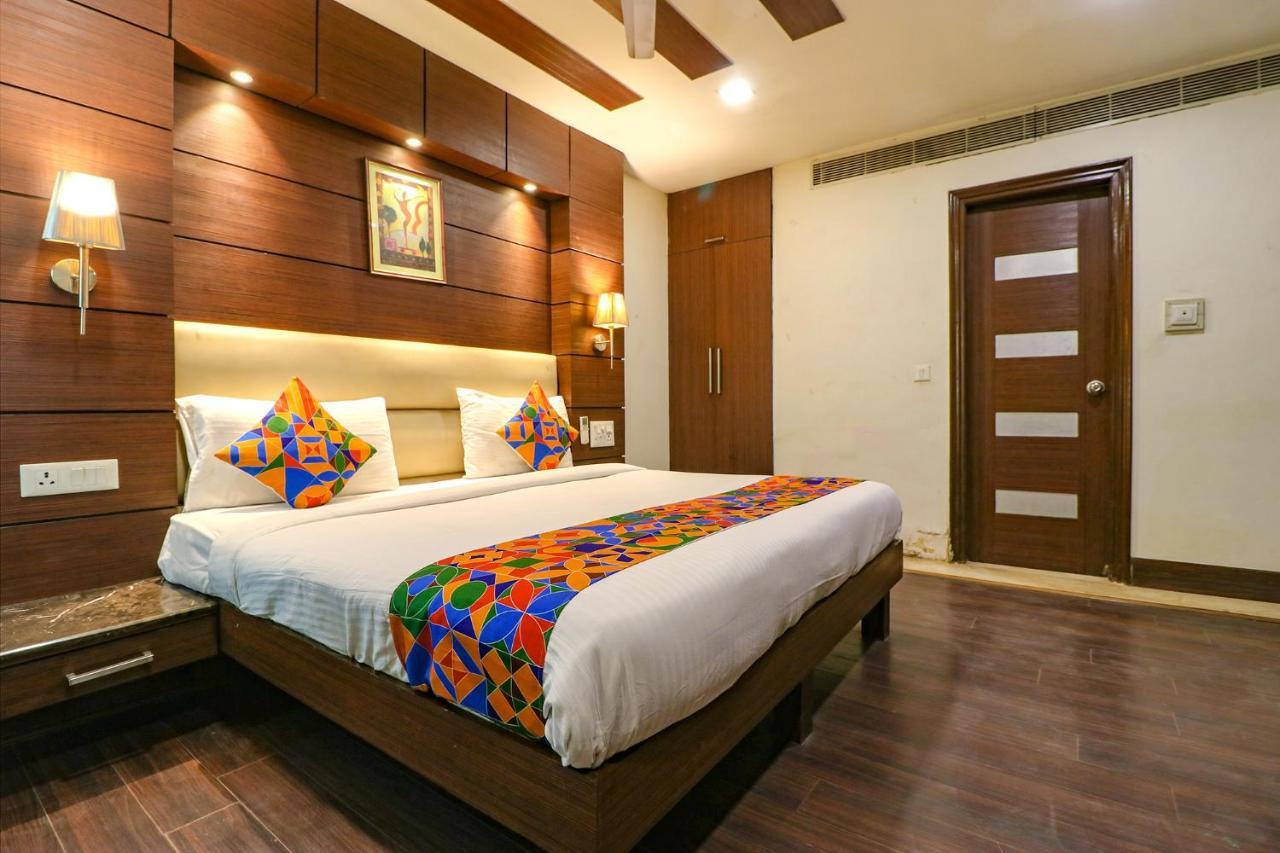 Fabhotel Admire Suites New Delhi Exterior photo