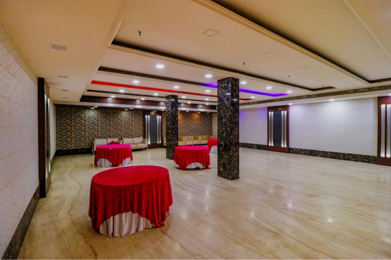 Fabhotel Admire Suites New Delhi Exterior photo