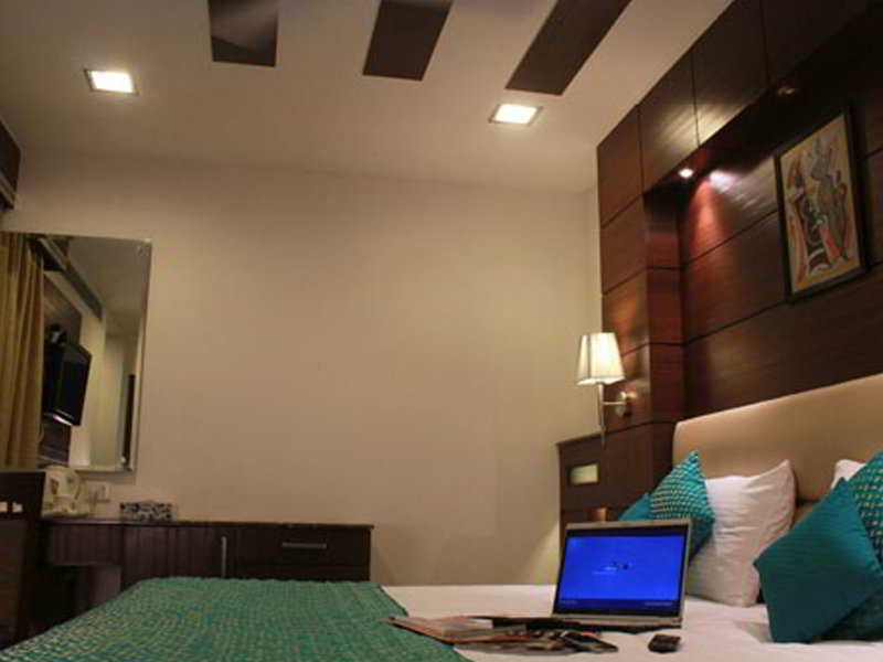Fabhotel Admire Suites New Delhi Exterior photo