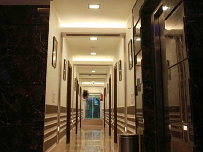 Fabhotel Admire Suites New Delhi Exterior photo