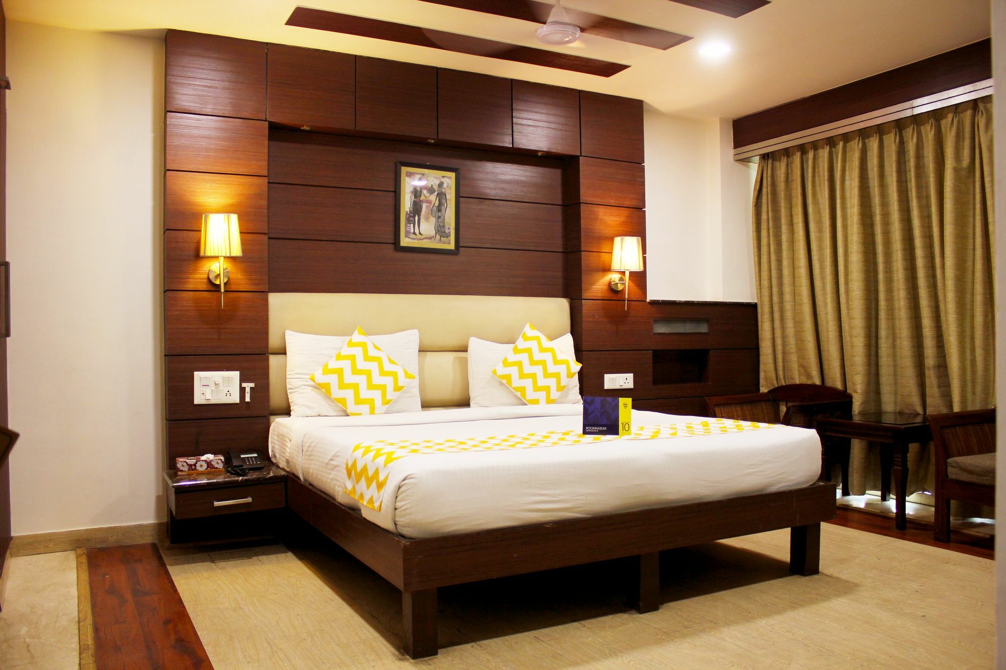Fabhotel Admire Suites New Delhi Exterior photo